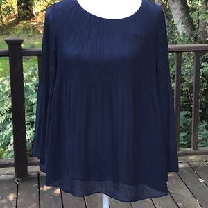 NWT! MAX STUDIO size L Navy pleated Top